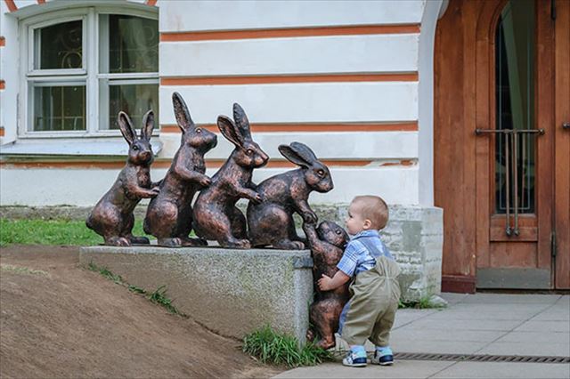 ウサギと子供