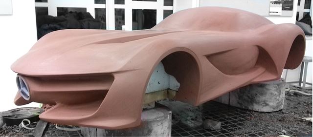 メルセデス・ベンツ 新型SLコンセプトのモデルメイキング クレイ塗装前